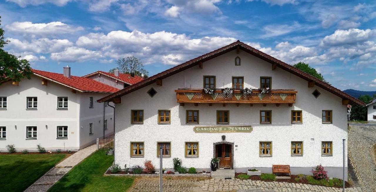 Pension Und Ferienchalets Zum Lebzelter Freyung Extérieur photo